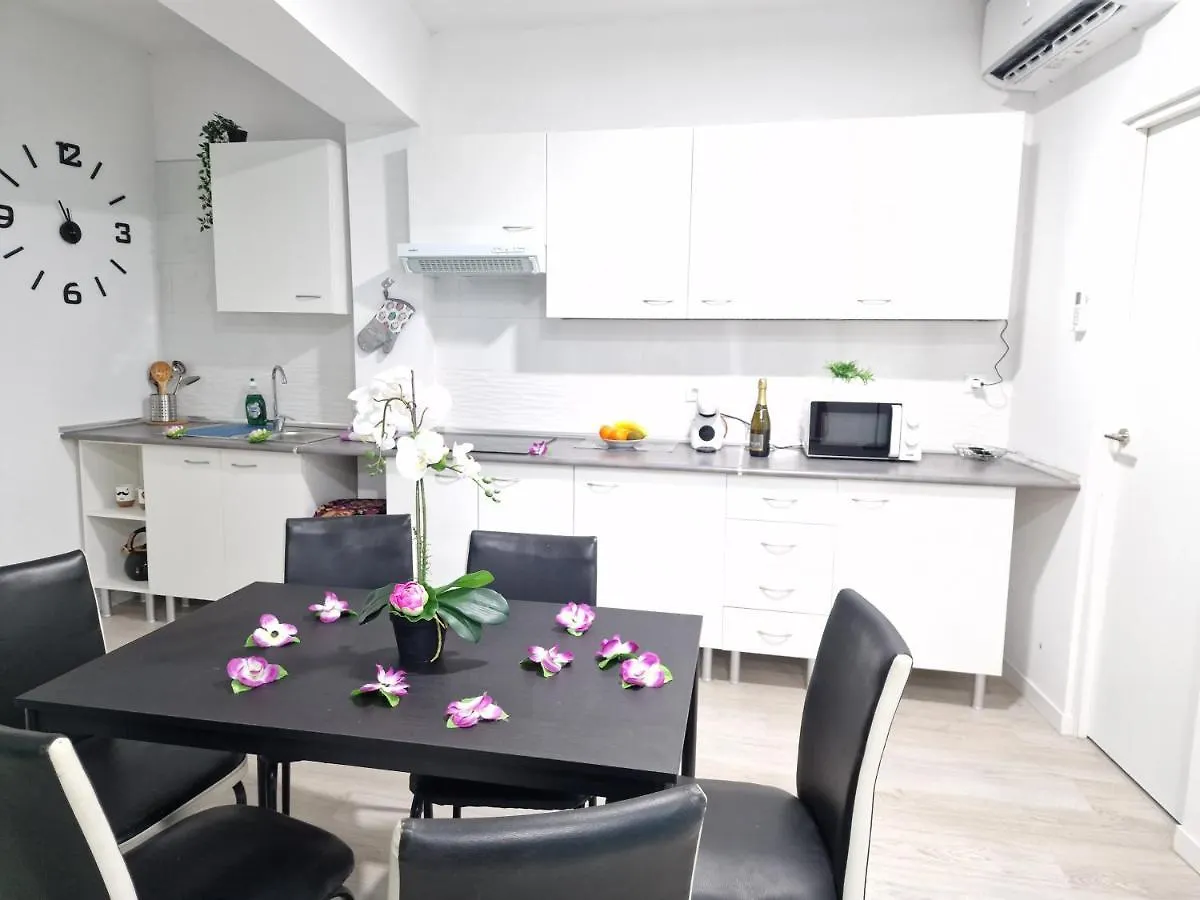 Σπίτι διακοπών 301, Apartamento 2 Bedrooms, Near Playa De Las Americas & Free Wifi